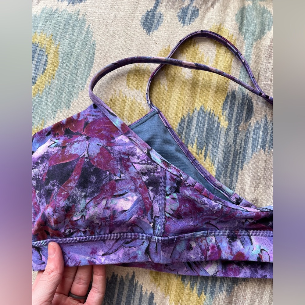 Lululemon Flow Y Nulu Sports Bra - Size 10 - Picture 4 of 4